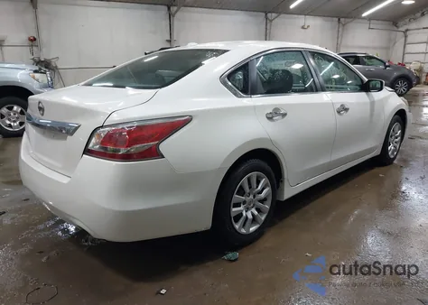 2015 Nissan Altima 2.5/2.5 S/2.5 Sl/2.5 Sv z USA, uszkodzony, nr VIN 1N4AL3AP8FN320855